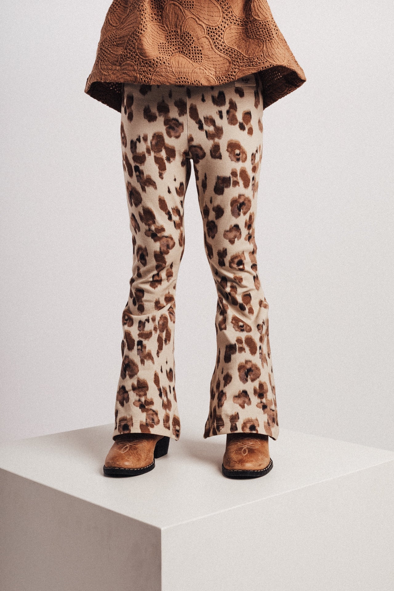 BAJE - SARON FLARE BROEK