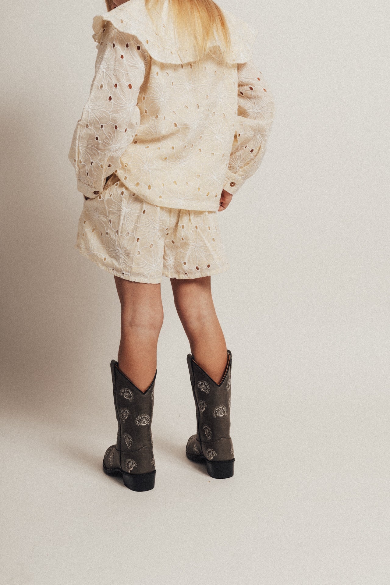 BAJE - CABRIL SHORT CREME OAT