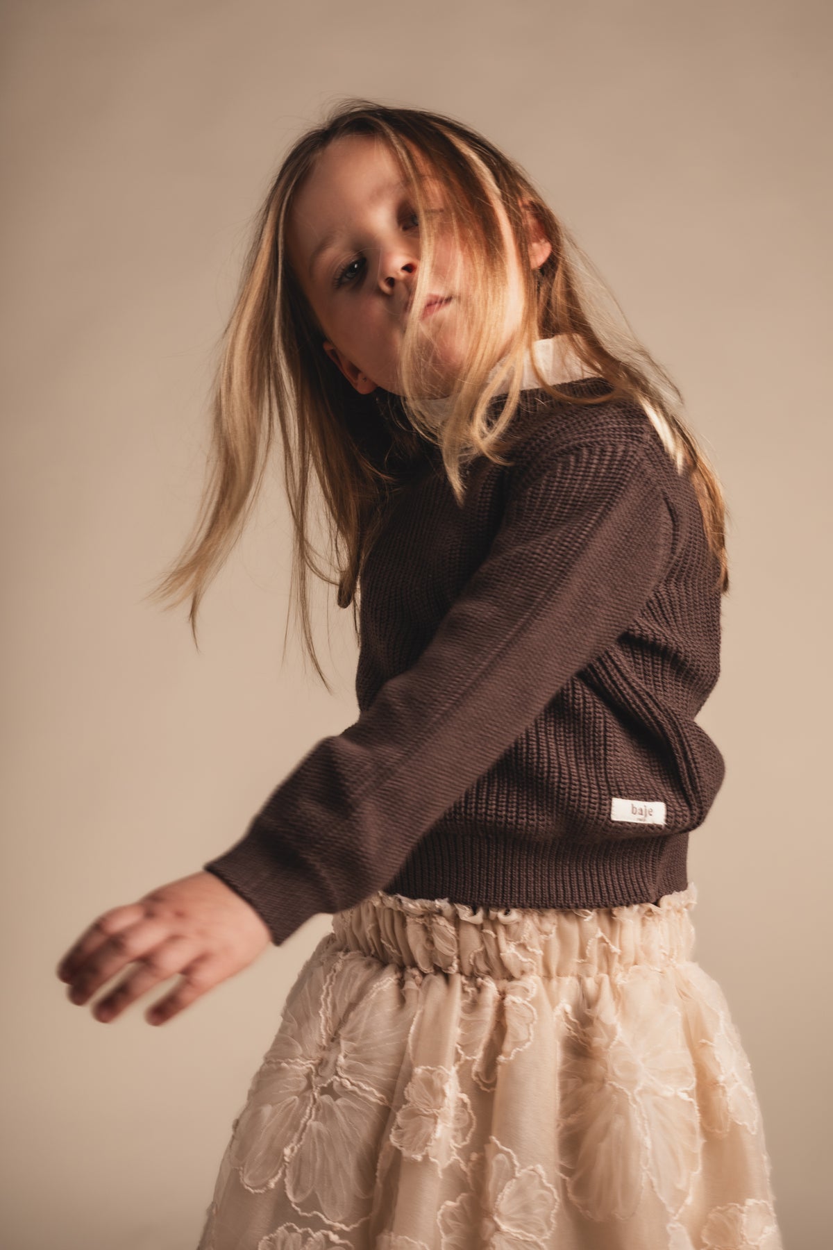 BAJE - TRUI MET KRAAG MAI BROWN CHOCO