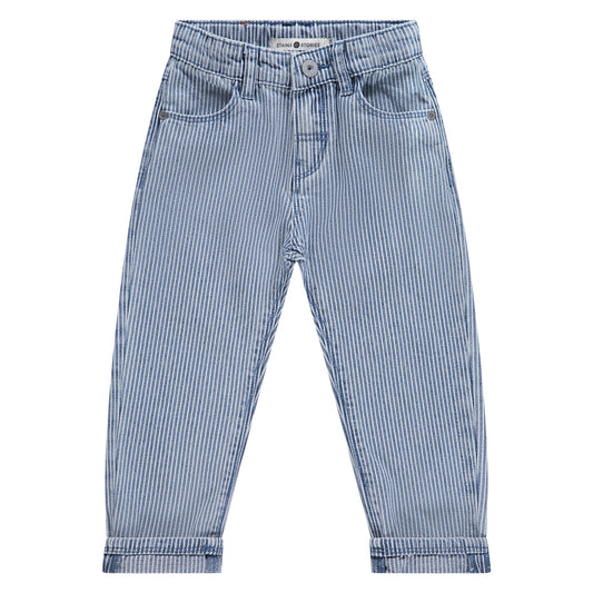 STAINS AND STORIES - DENIM MET STREEP