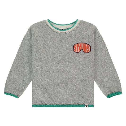 STAINS AND STORIES - GRIJS GEMELEERDE SWEATER